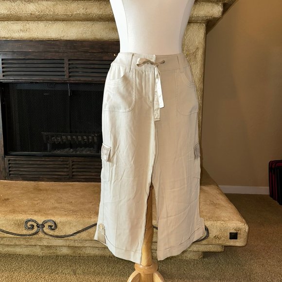 WHBM silky cargo pants with ribbon/satin trim NWOT - Picture 2 of 11